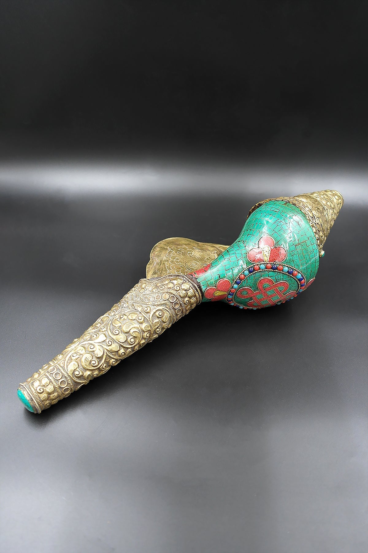 Handcrafted Buddhist Conch Shell Trumpet Horn Turquoise with Endless knot