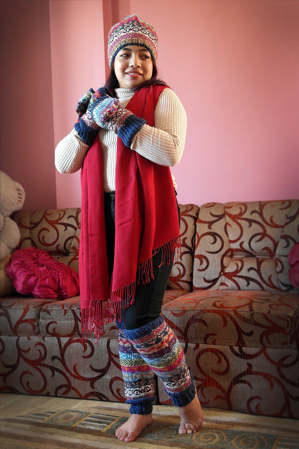 Blue pink mixed colored woolen gloves/mittens | Vajracrafts