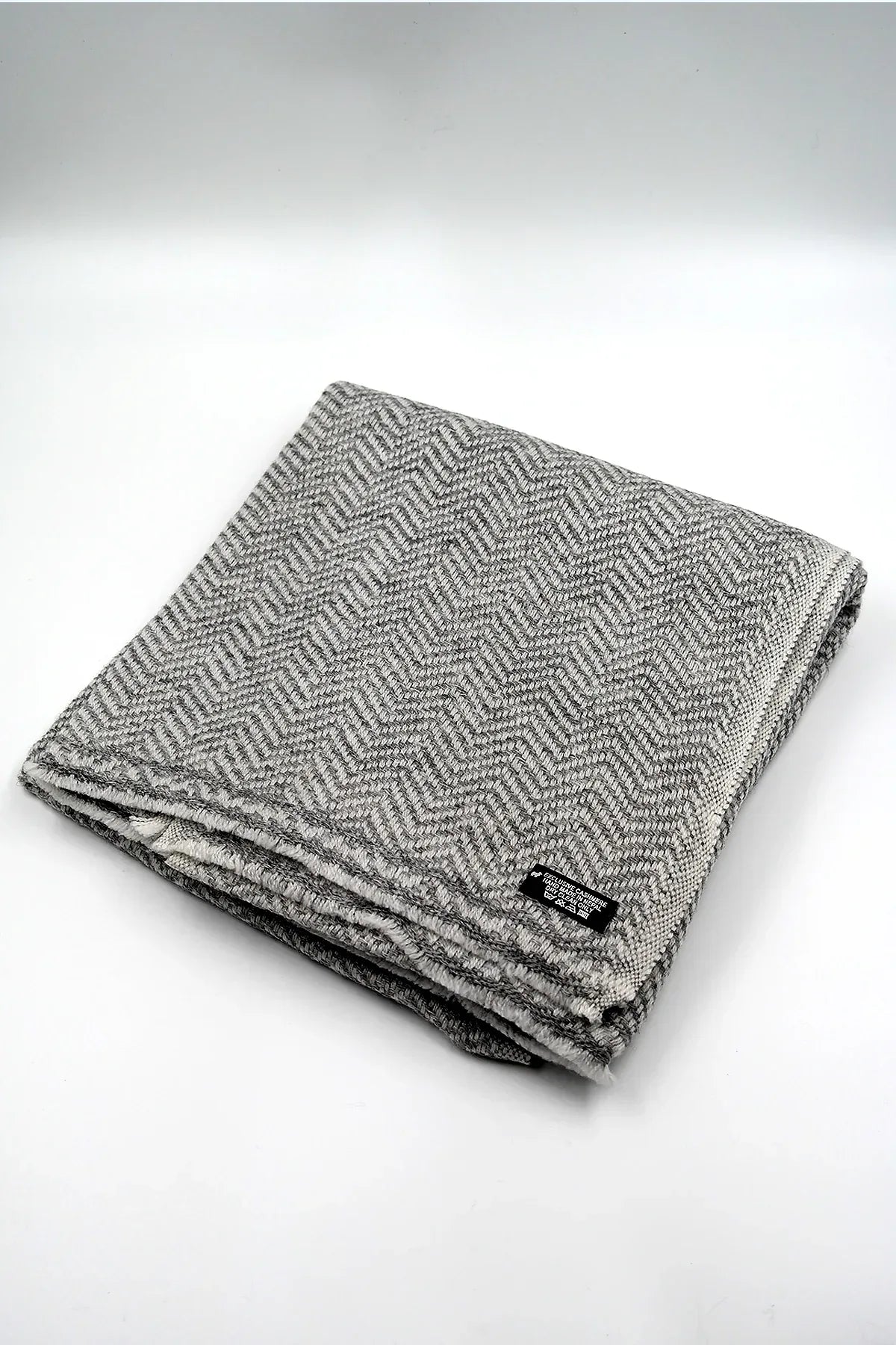 Herringbone Pattern scarf in 100% cashmere - Vajracrafts