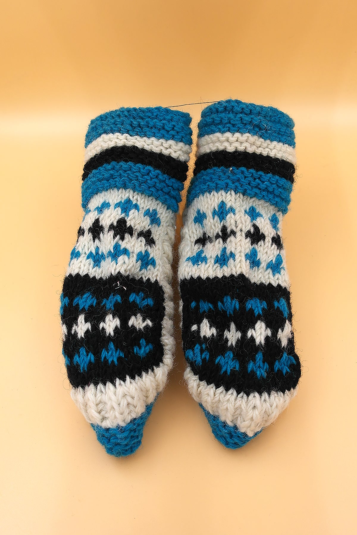 Blue white colors Woolen hand knitted ankle socks women