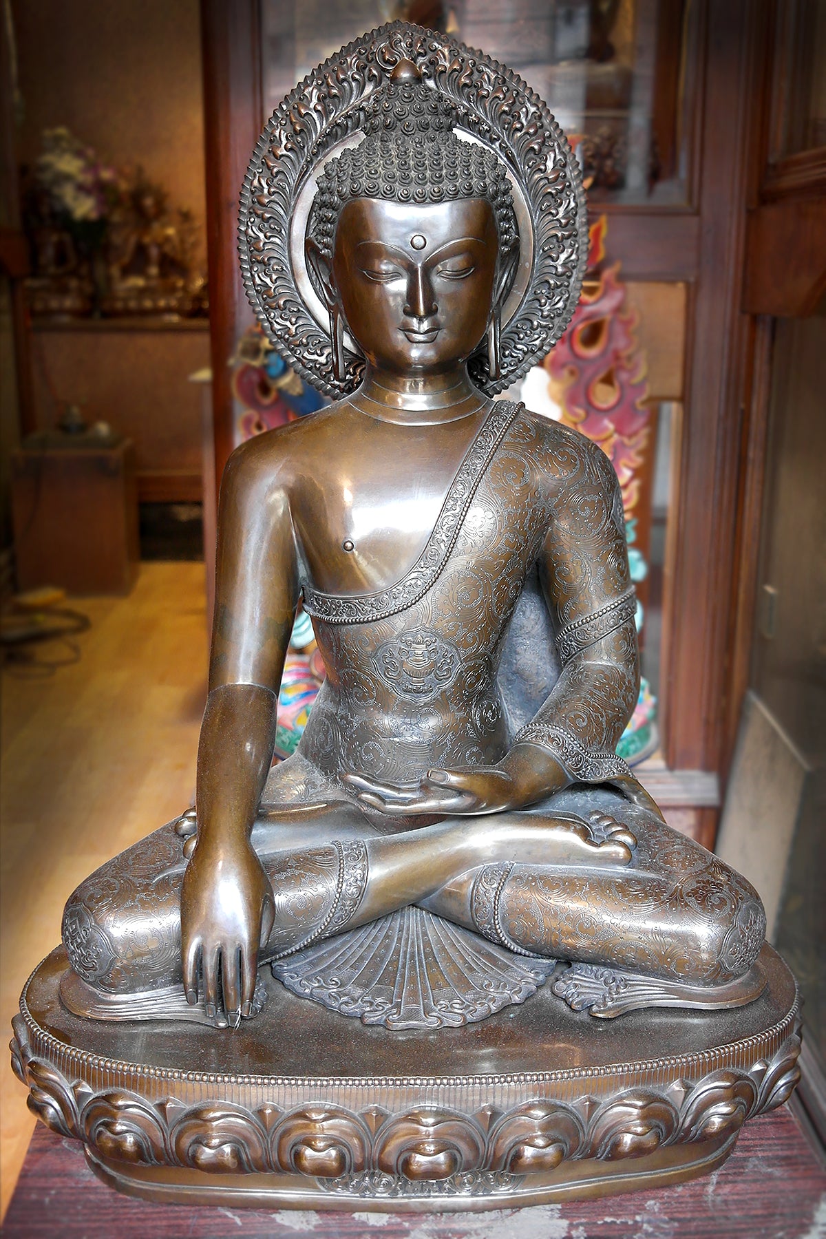 Bronze Shakyamuni Buddha Statue in Lotus 25"