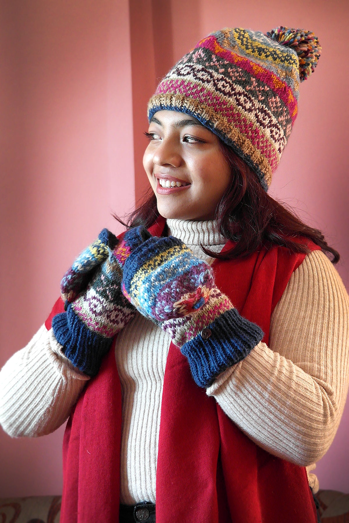 Blue pink mixed colored woolen gloves/mittens