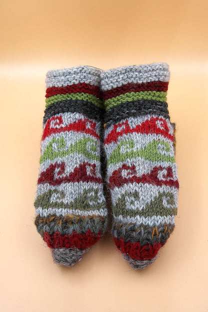 Hot waves pattern woolen hand knitted ankle socks - Vajracrafts