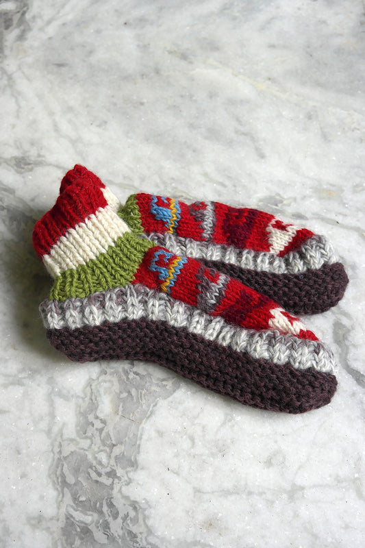 Red White and brown mixed colors waves pattern woolen hand knitted ankle socks