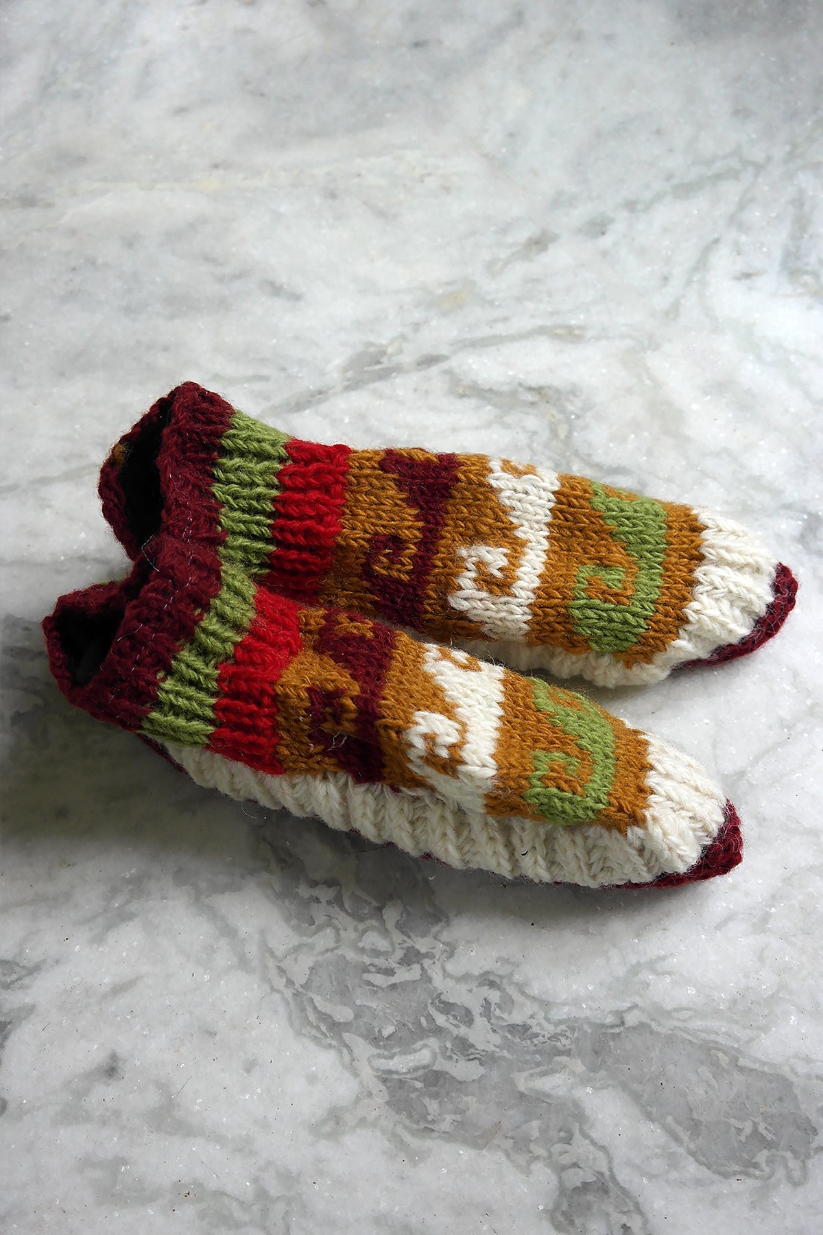 Maroon white mixed colors Woolen hand knitted ankle socks women