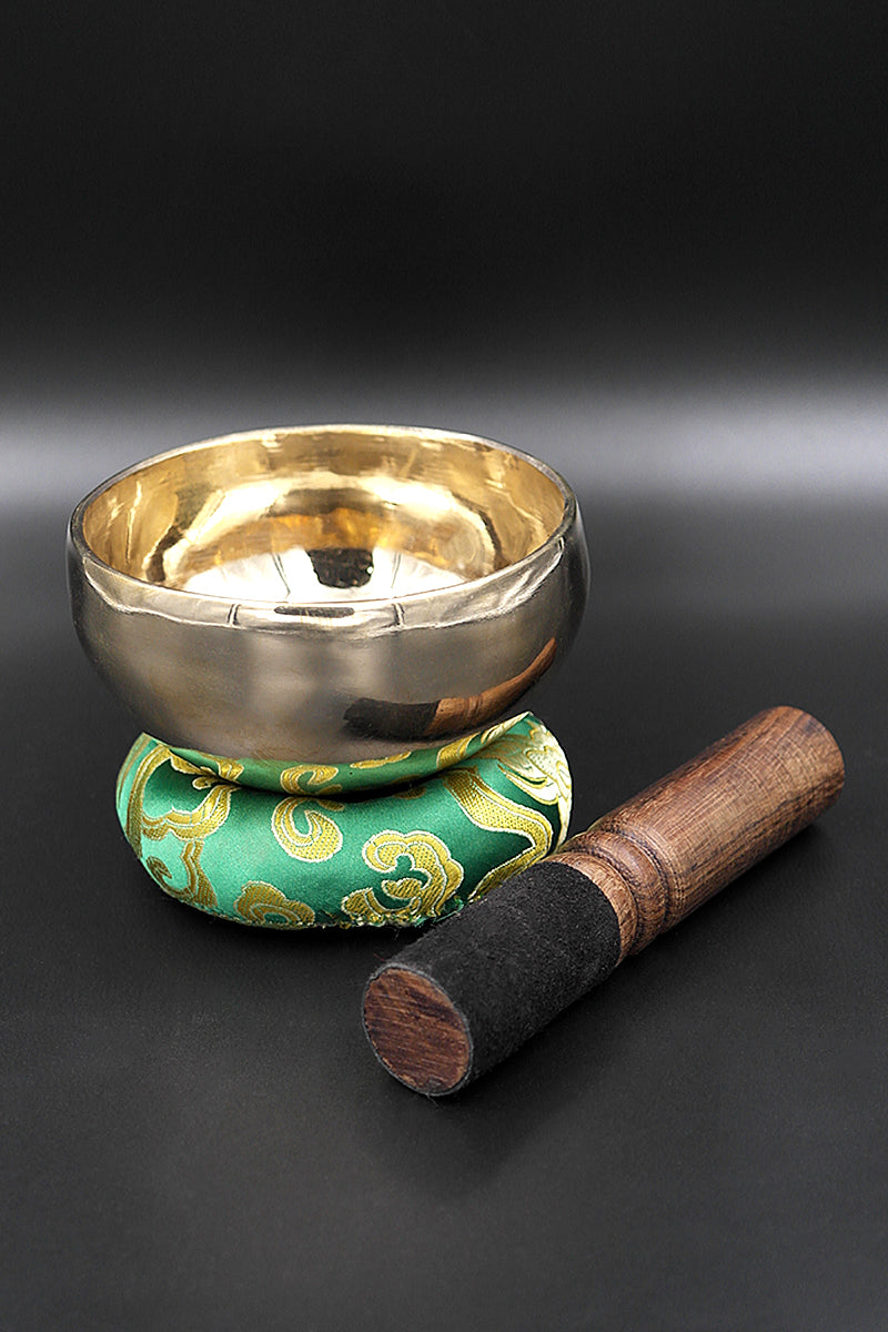 Hand hammered Singing bowl with ring cushion and mallet 4"