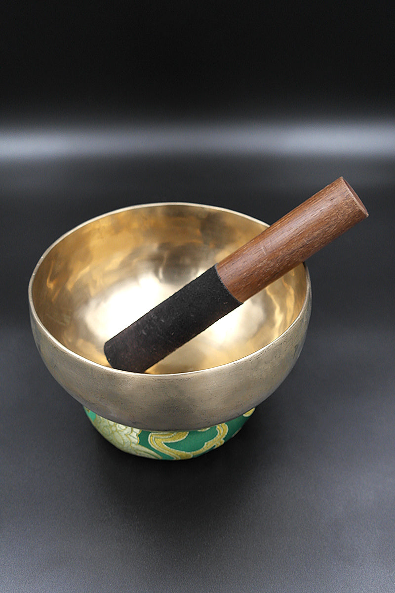 Hand Hammered Plain Singing bowl with Mallet 6.2"