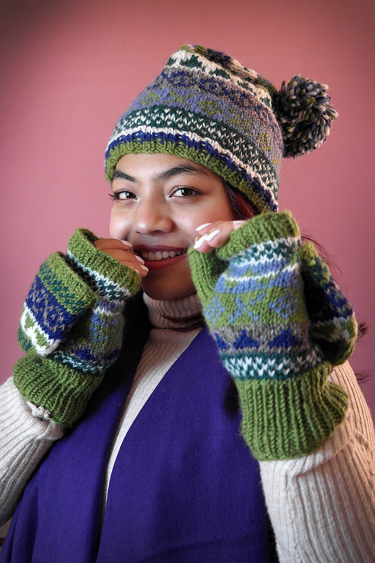 Green Blue mixed colored woolen gloves
