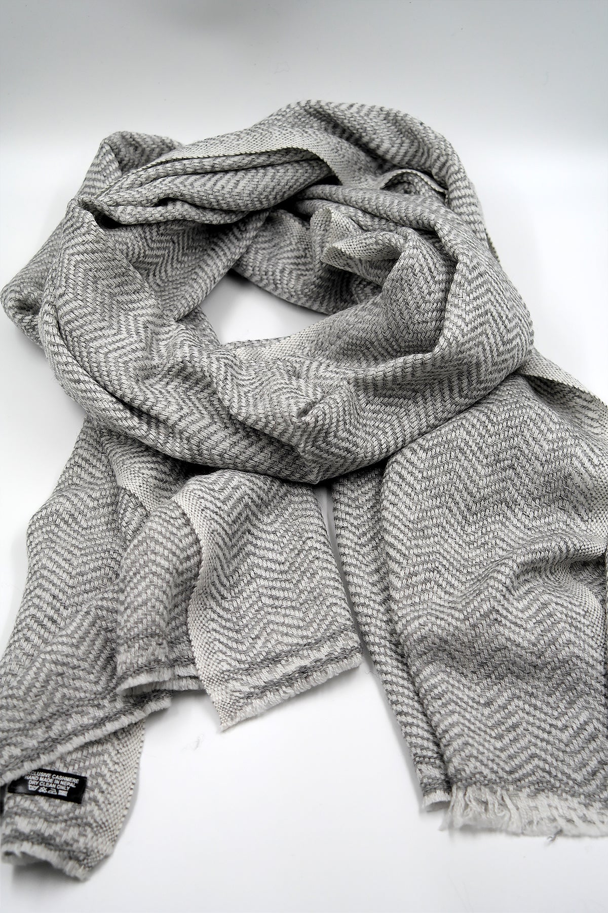 Herringbone Pattern scarf in 100% cashmere | Vajracrafts