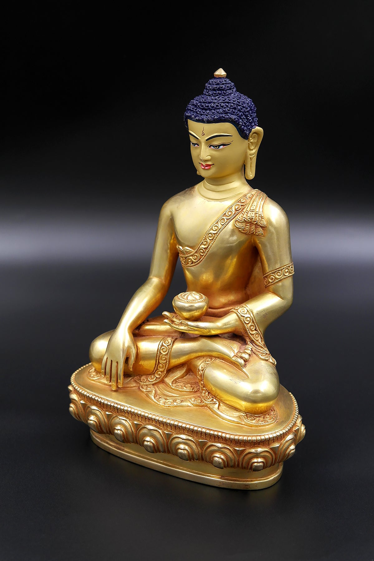 Traditional Hand carved Shakyamuni Buddha Statue 7"